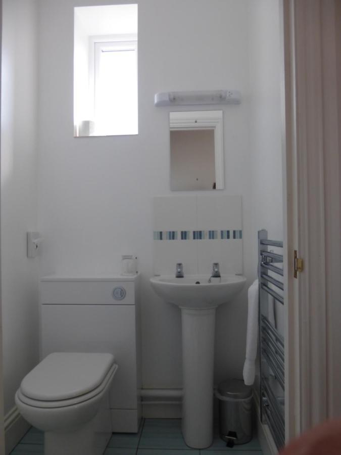Breakers Bed And Breakfast Истбурн Экстерьер фото