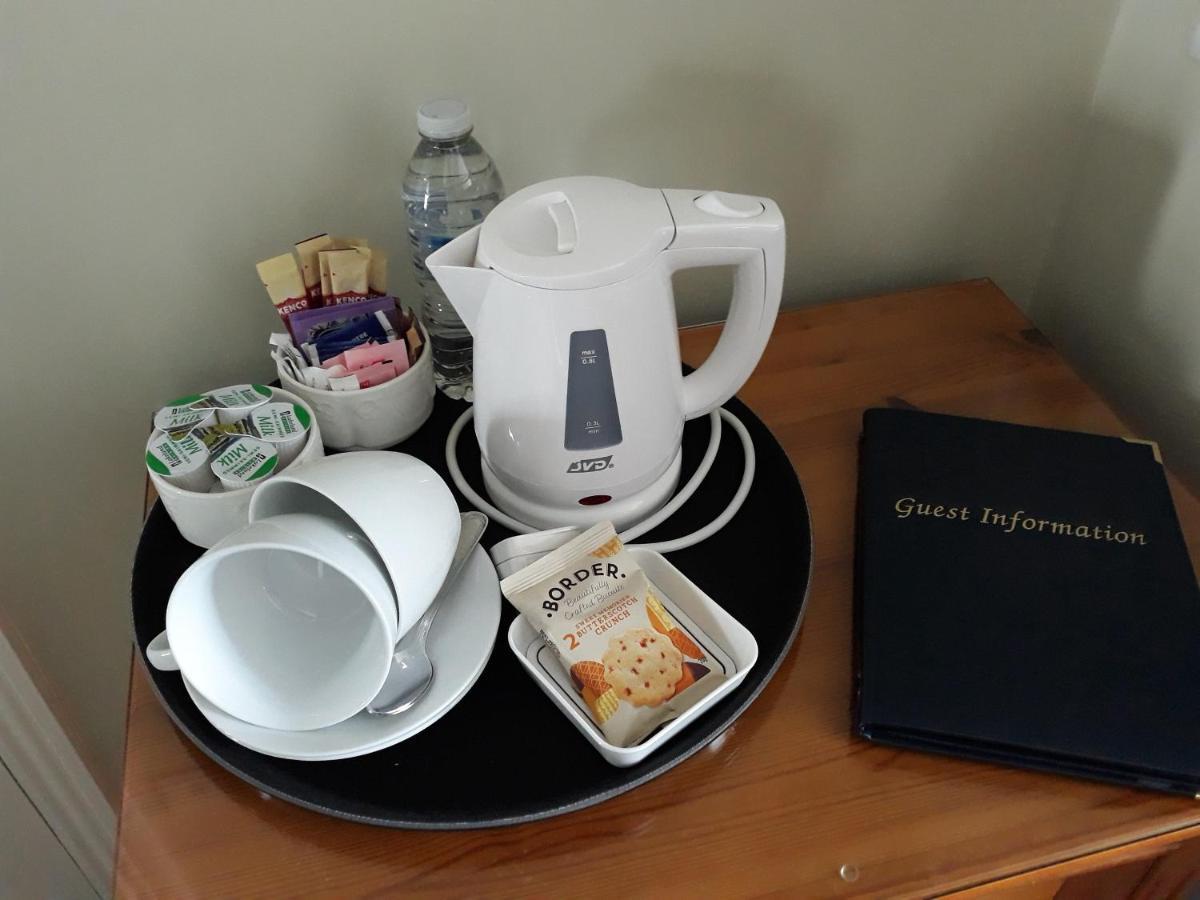 Breakers Bed And Breakfast Истбурн Экстерьер фото